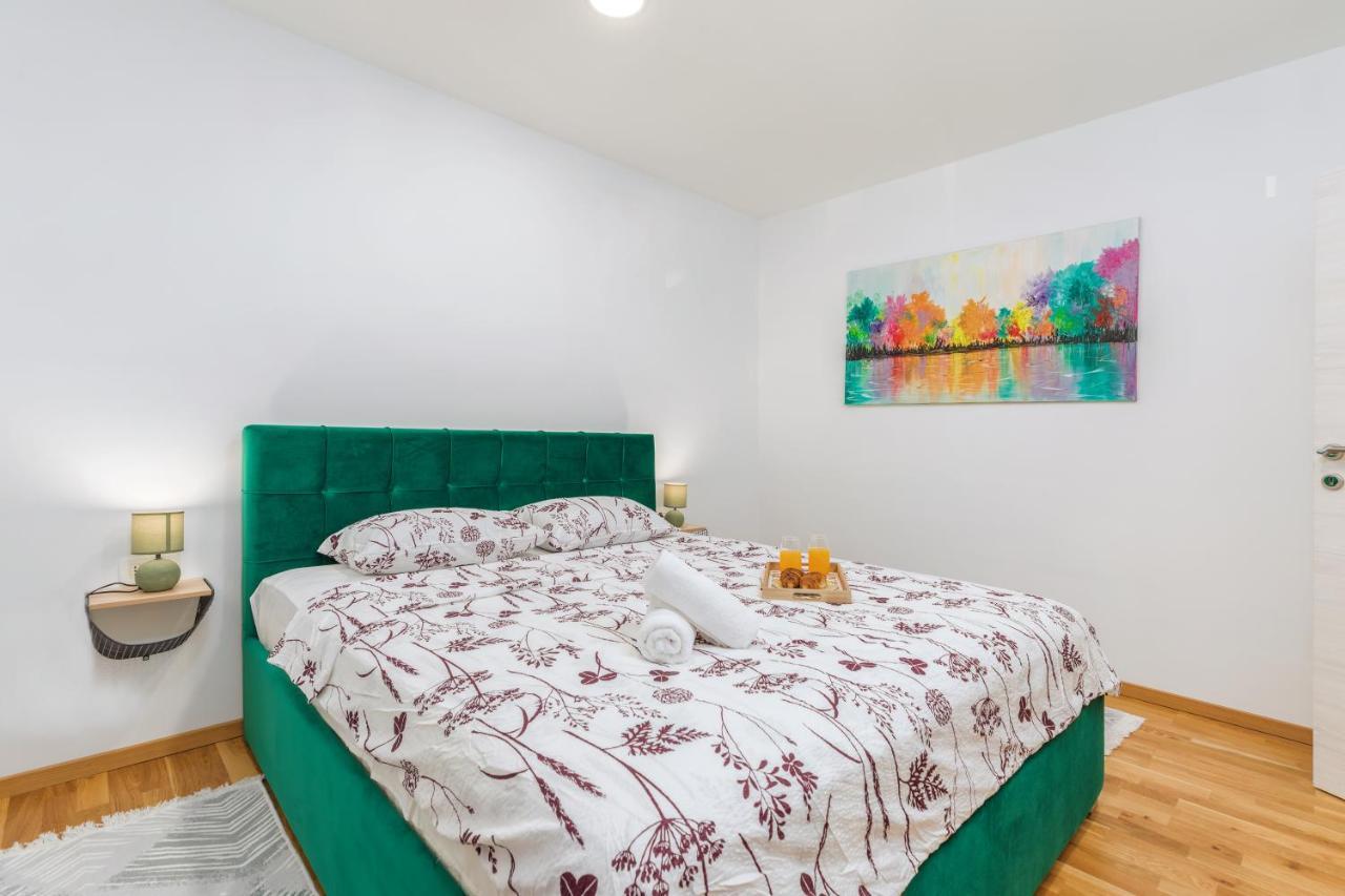 Apartment Lorilu Pula Exterior photo