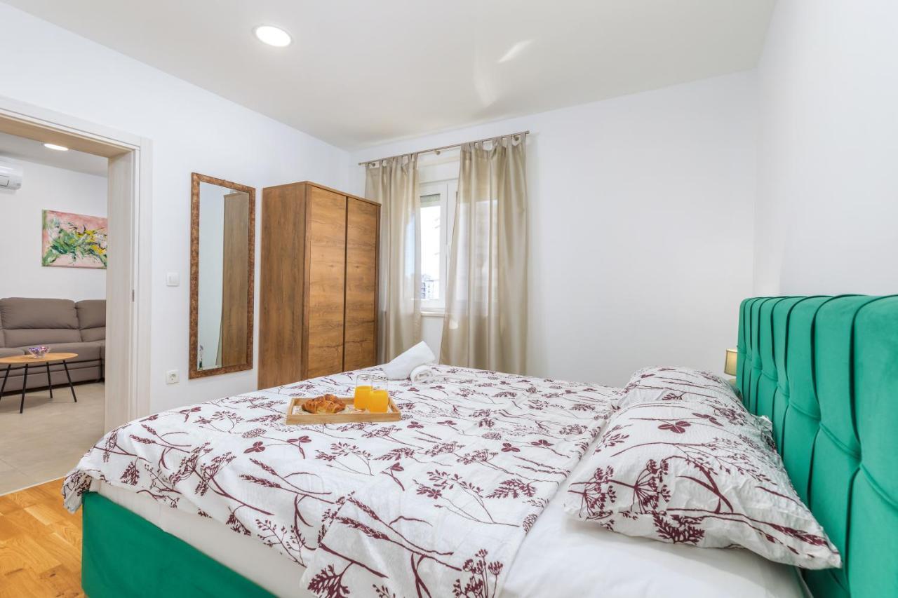 Apartment Lorilu Pula Exterior photo